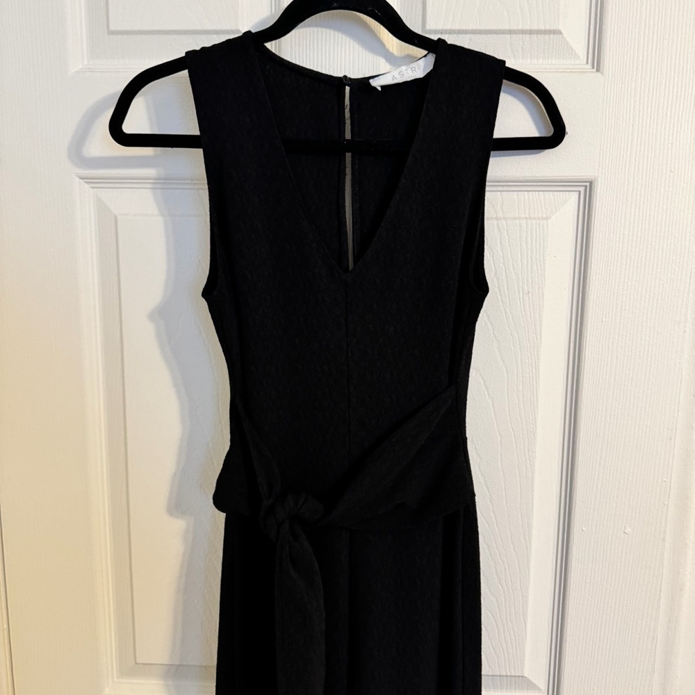 ASTR the Label Black Textured Jumpsuit | XS | Sleeveless Tie Waist | Wide Leg - Picture 2 of 4